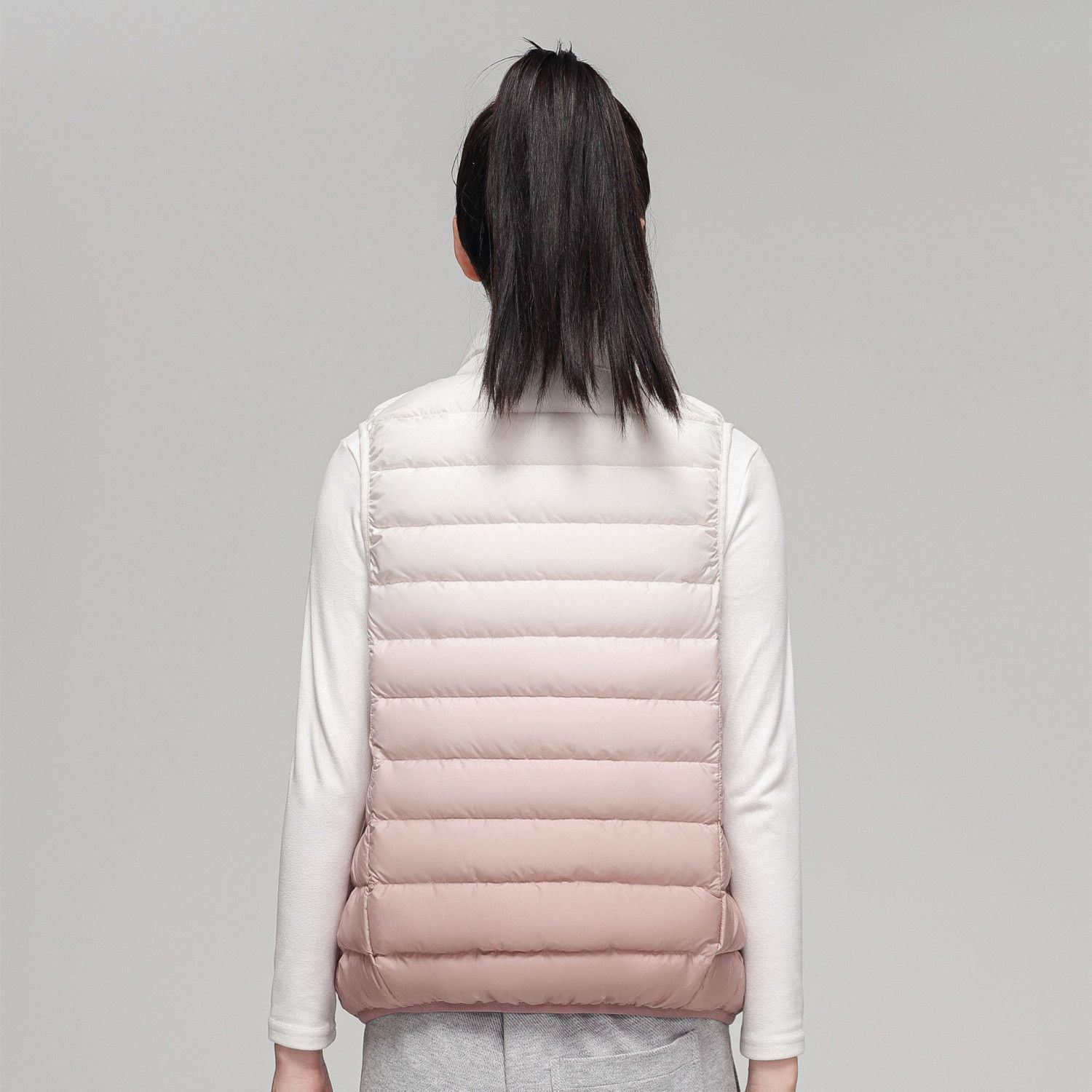 Women Ultraleight Quilted Vest with High Stand-Up Collar and Subtle Gradient Chichicherry