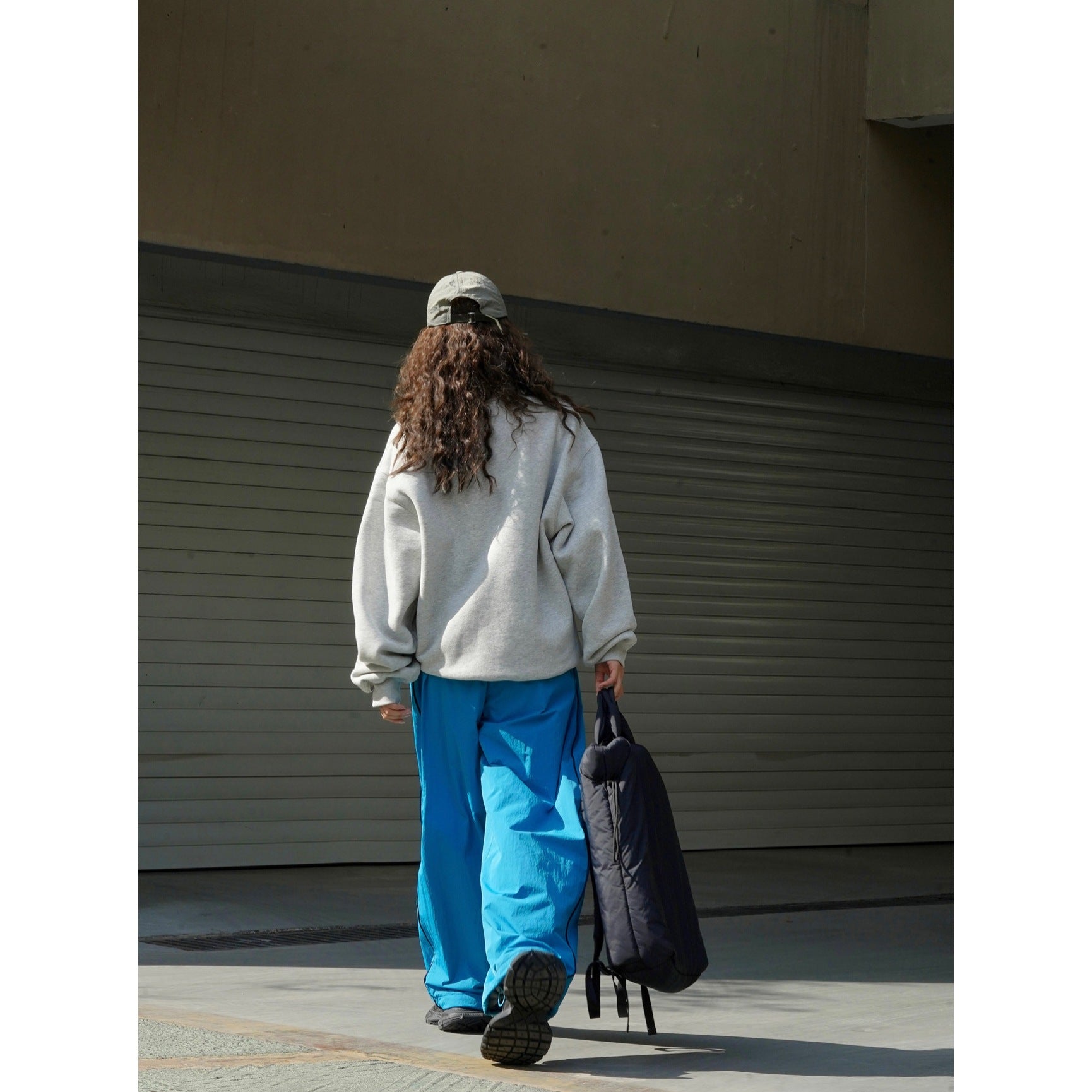 Women Loose Nylon Training Pants with Contrast Piping and Elastic Waistband Chichicherry