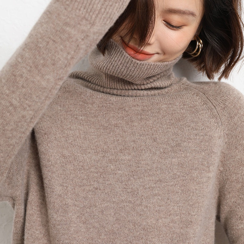 Women's Slim Turtleneck Sweater made of fine knit with raglan sleeves Chichicherry