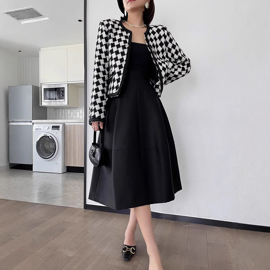 Ladies elegant and fashionable blouse with innovative cut Drune