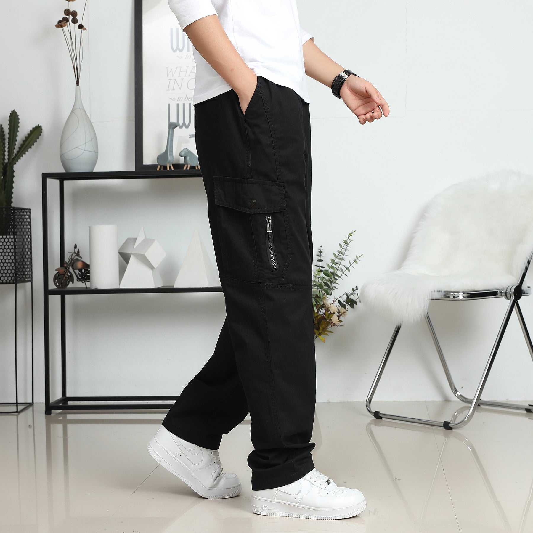 Men's Relaxed-Fit Cargo Pants in Utility Design with Knee Panels & Flap Pockets Chichicherry