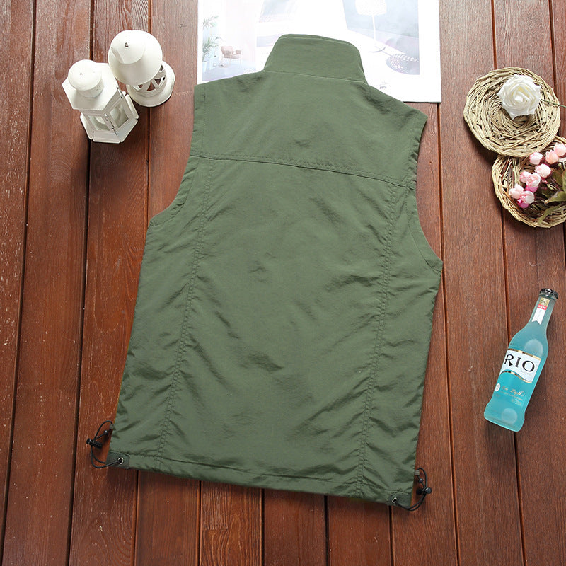 Men's utility vest with mesh lining, stand-up collar and adjustable cord hem Chichicherry