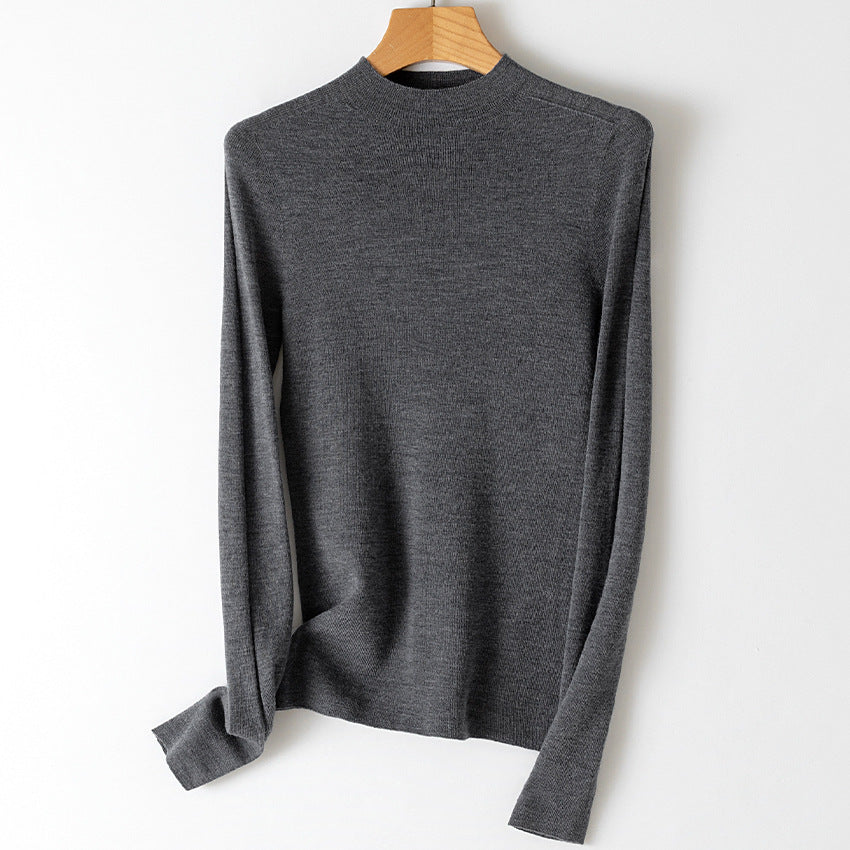 Women's fine knit pullover with stand-up collar and slim silhouette Chichicherry