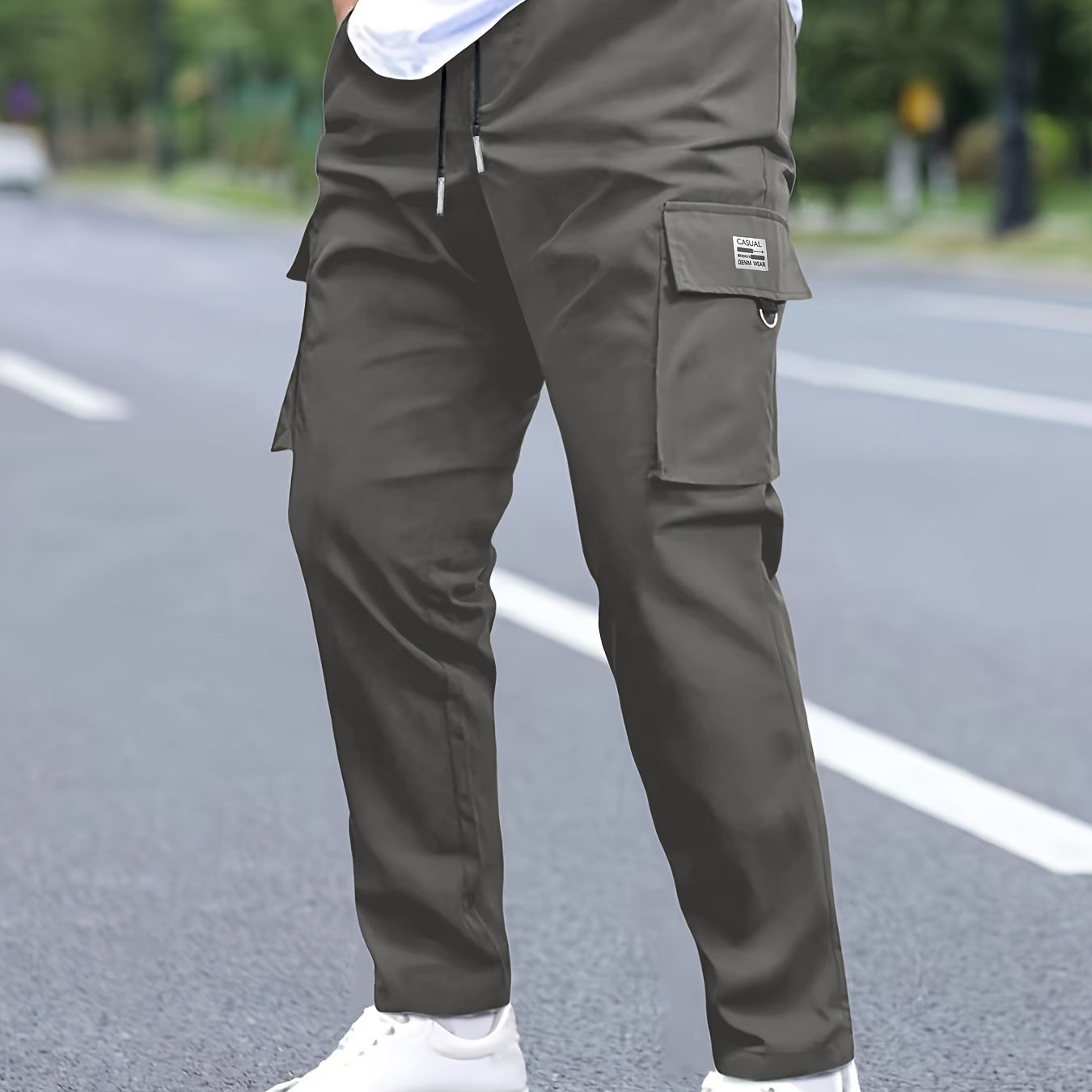 Men's tapered cargo pants in jogger style with drawstring, flap pockets & D-ring Chichicherry