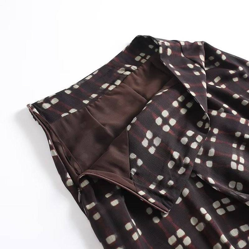 Women's flowing maxi skirt made of chiffon with geometric all-over print and high waist Chichicherry