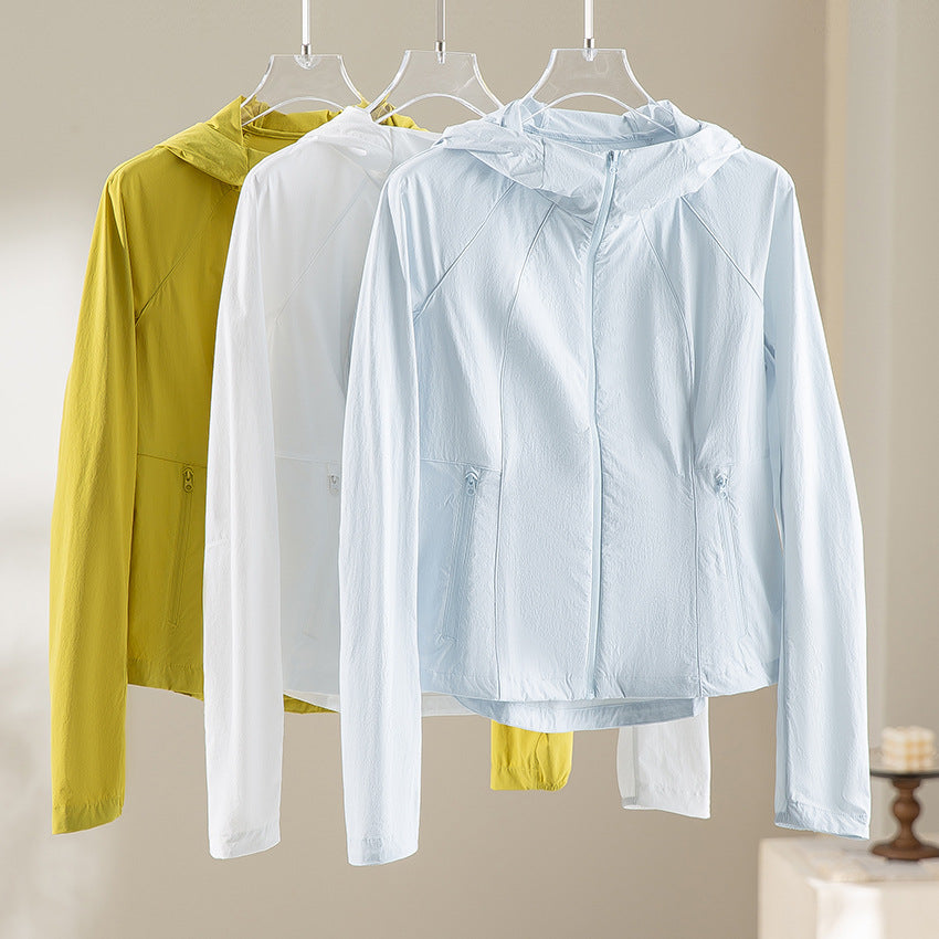 Women's Ultralight Hooded Wind Jacket with Raglan Sleeves and Zipper Pockets Chichicherry