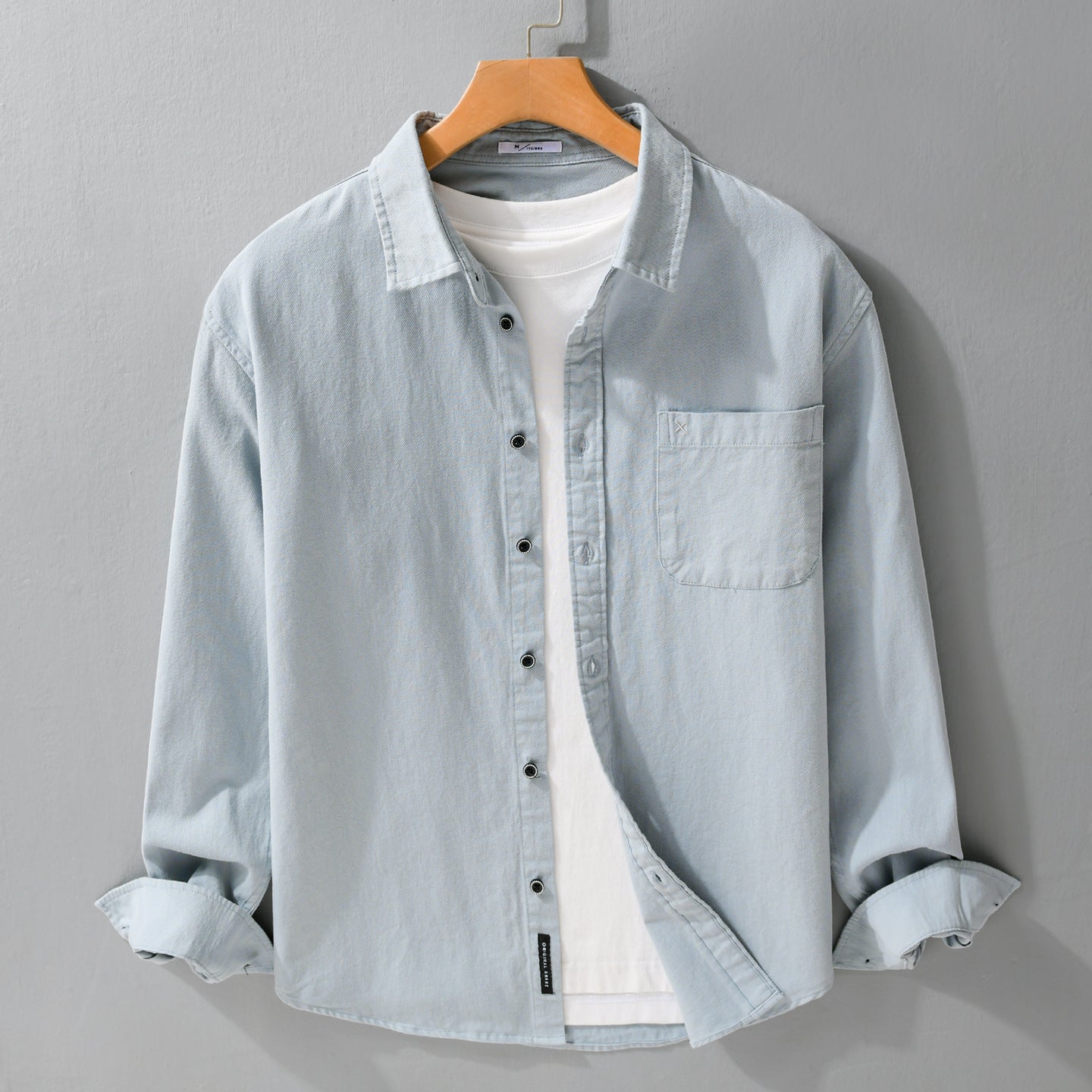 Men's cotton shirt in relaxed fit with chest pocket and Kent collar Chichicherry