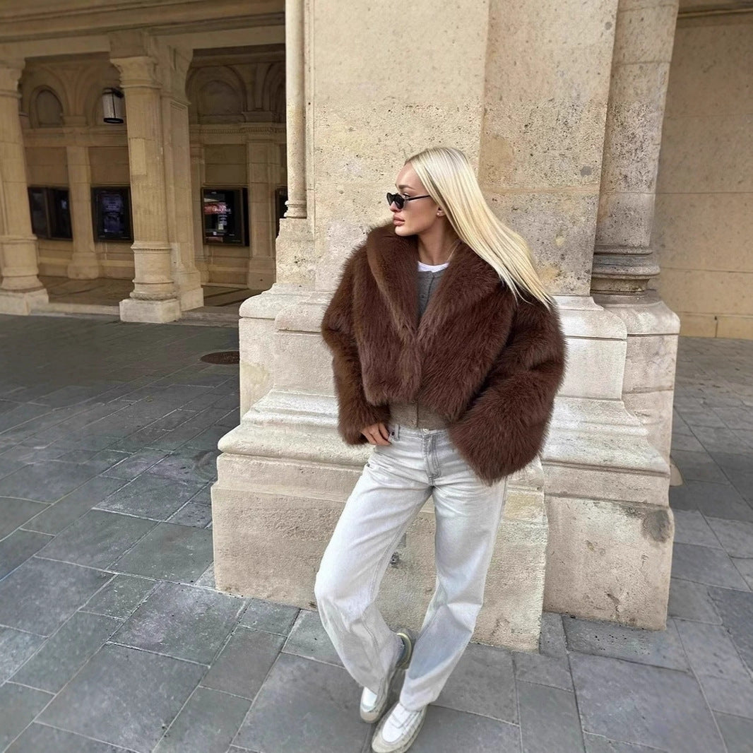 Women short jacket made of vegan high-pile faux fur with generous shawl collar Chichicherry