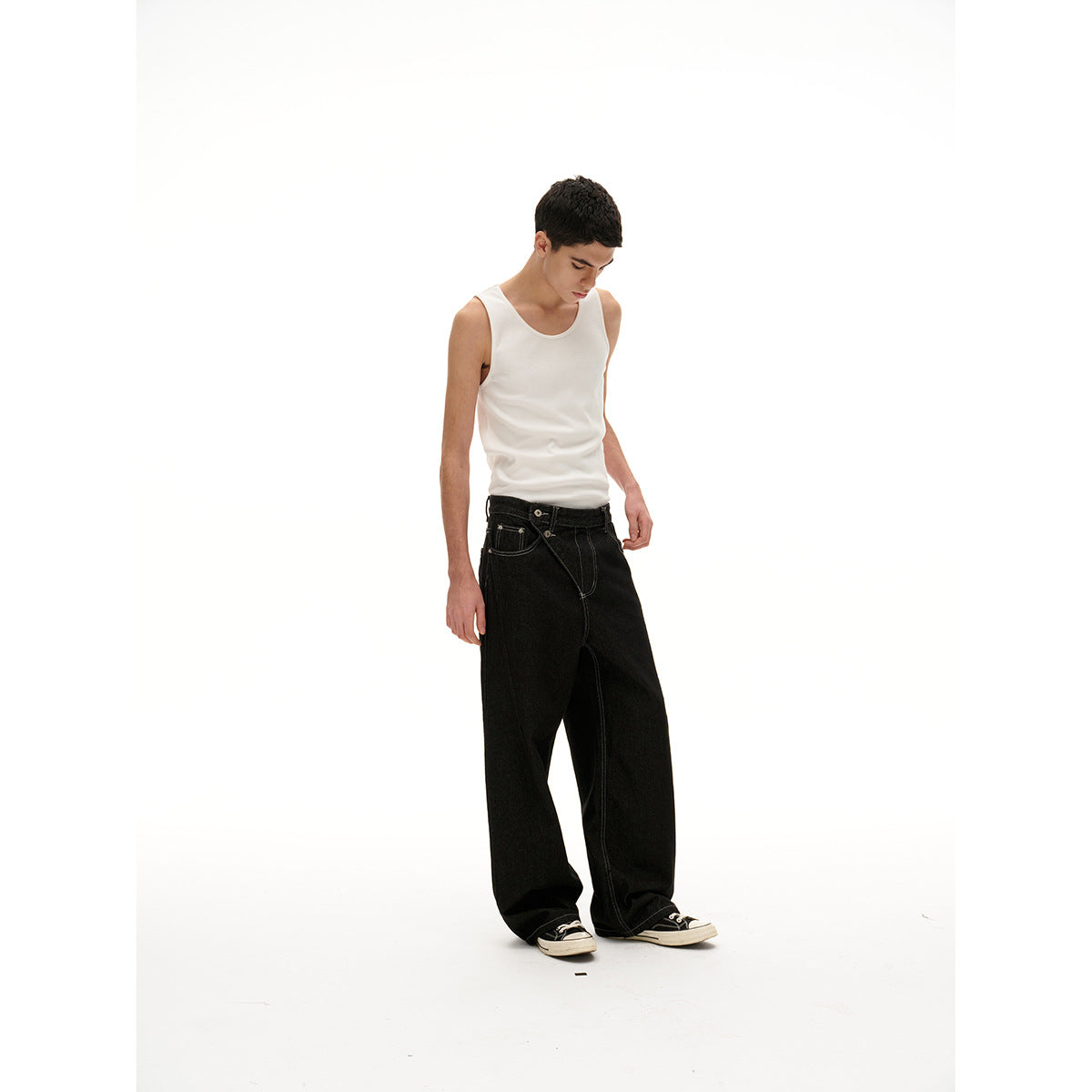 Ladies high-waist wide denim pants with asymmetrical button placket and contrast stitching Chichicherry
