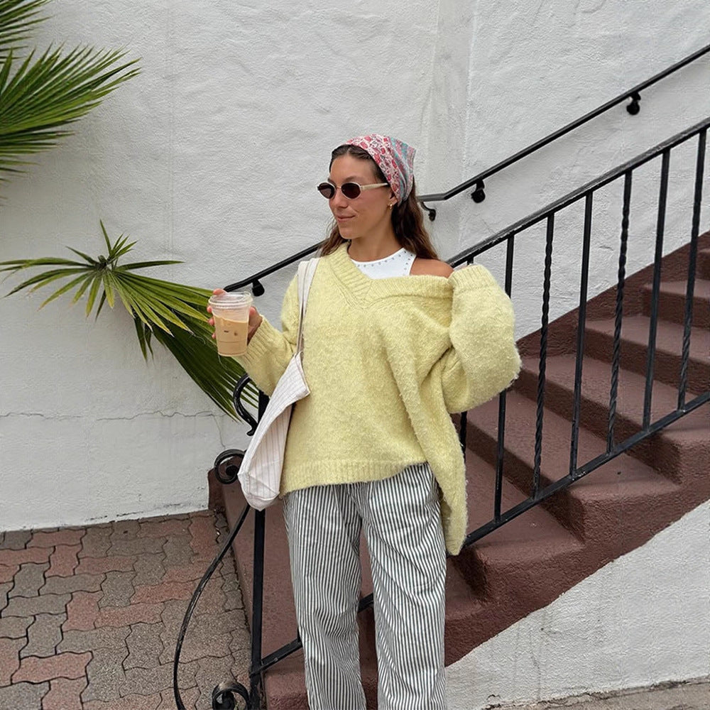 Women's Oversized Plush Sweater with Deep V-Neck and Voluminous Sleeves Chichicherry