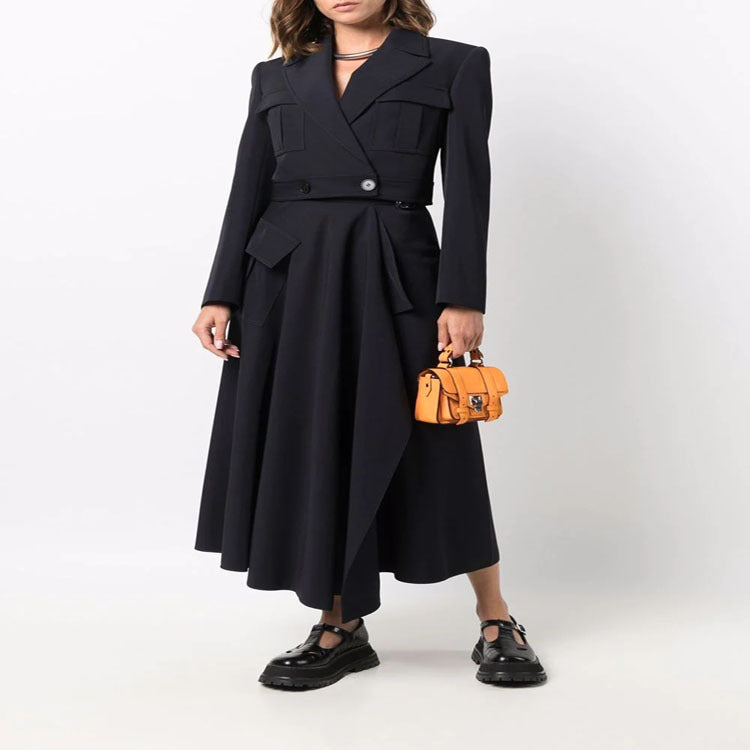 Women's short blazer in tailoring with patch pockets and distinctive shoulder design Chichicherry
