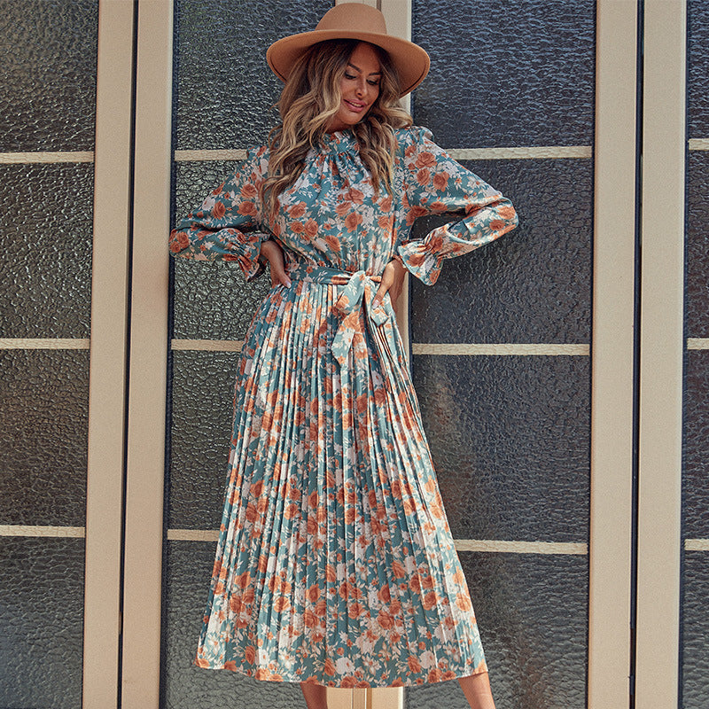 Women's Elegant Pleated Dress with Floral Print, Gathering at the Collar and Tied Belt Chichicherry