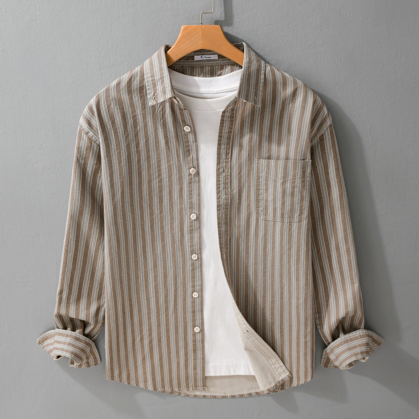 Men's shirt with button-down collar made of breathable linen-cotton blend in relaxed fit Chichicherry