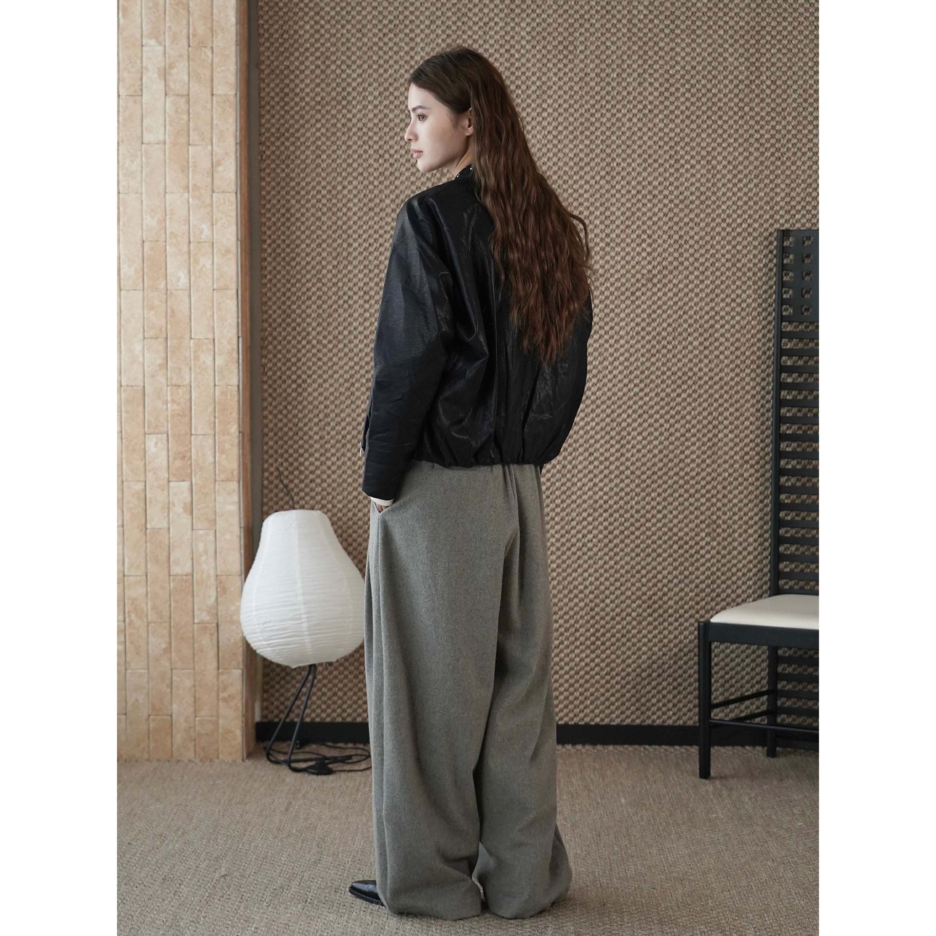 Women's leather bomber jacket with zipper, raglan sleeves and elastic hem Chichicherry