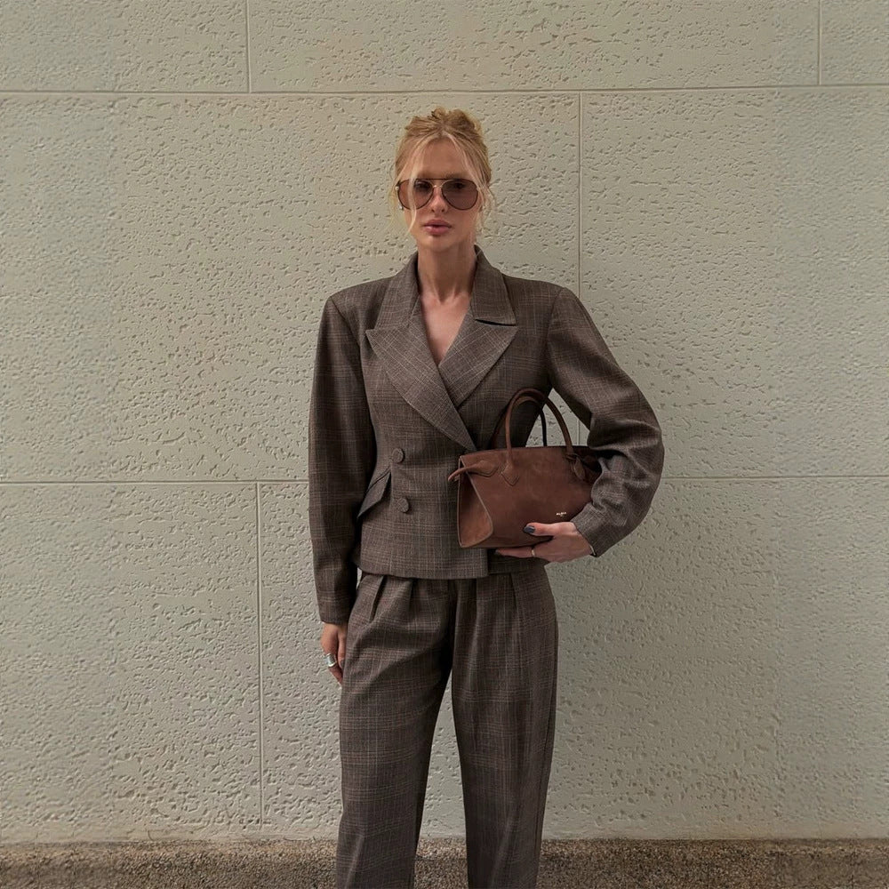 Women Tailored two-piece blazer and pant suit in Glencheck pattern Chichicherry