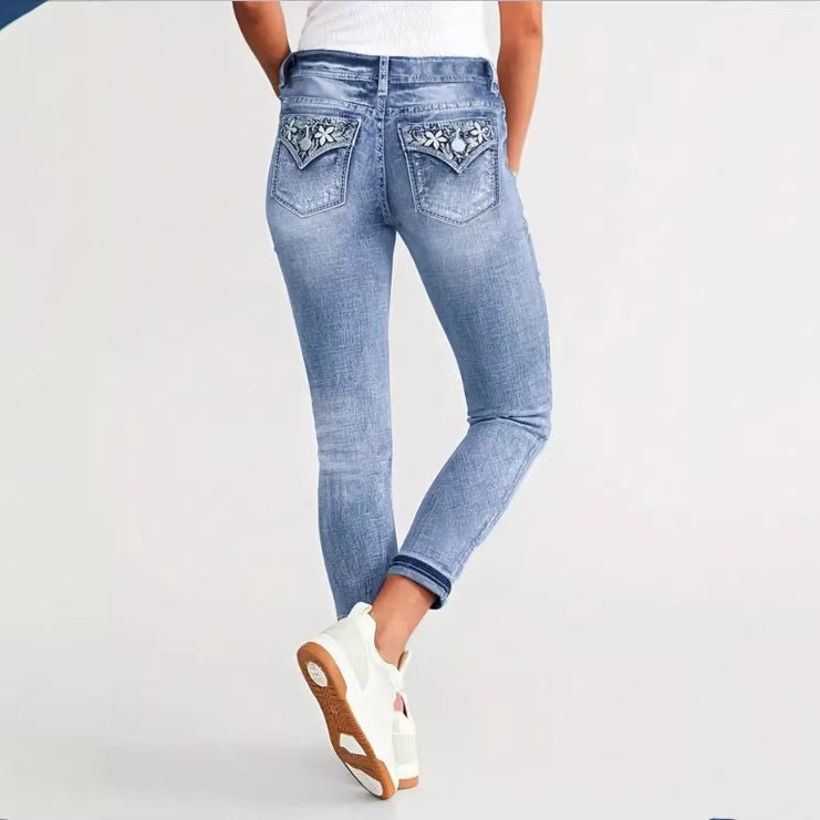 Women Slim Ankle Jeans with High Waist, Sculpting Stretch and Subtle Used Wash Chichicherry