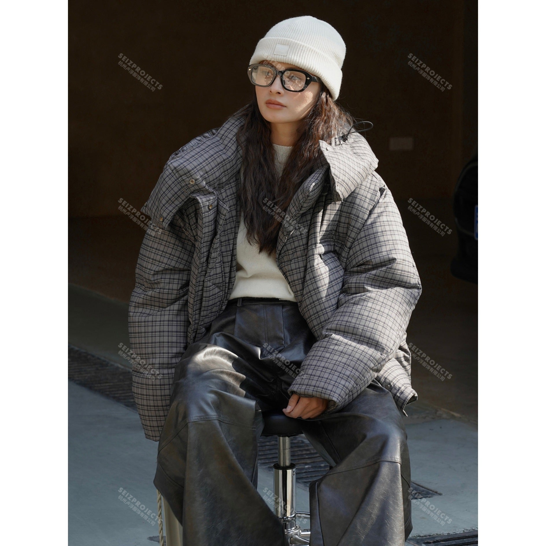 Women Short Cut Quilted Check Pattern Padded Jacket with Hood Chichicherry