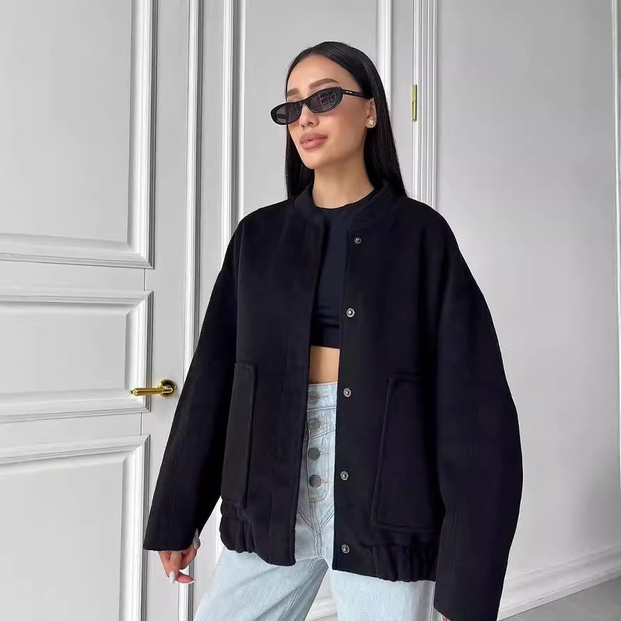 Damen Kurz geschnittener kastiger Wollmix-Blouson mit Druckknopfleiste und aufgesetzten Taschen Chichicherry