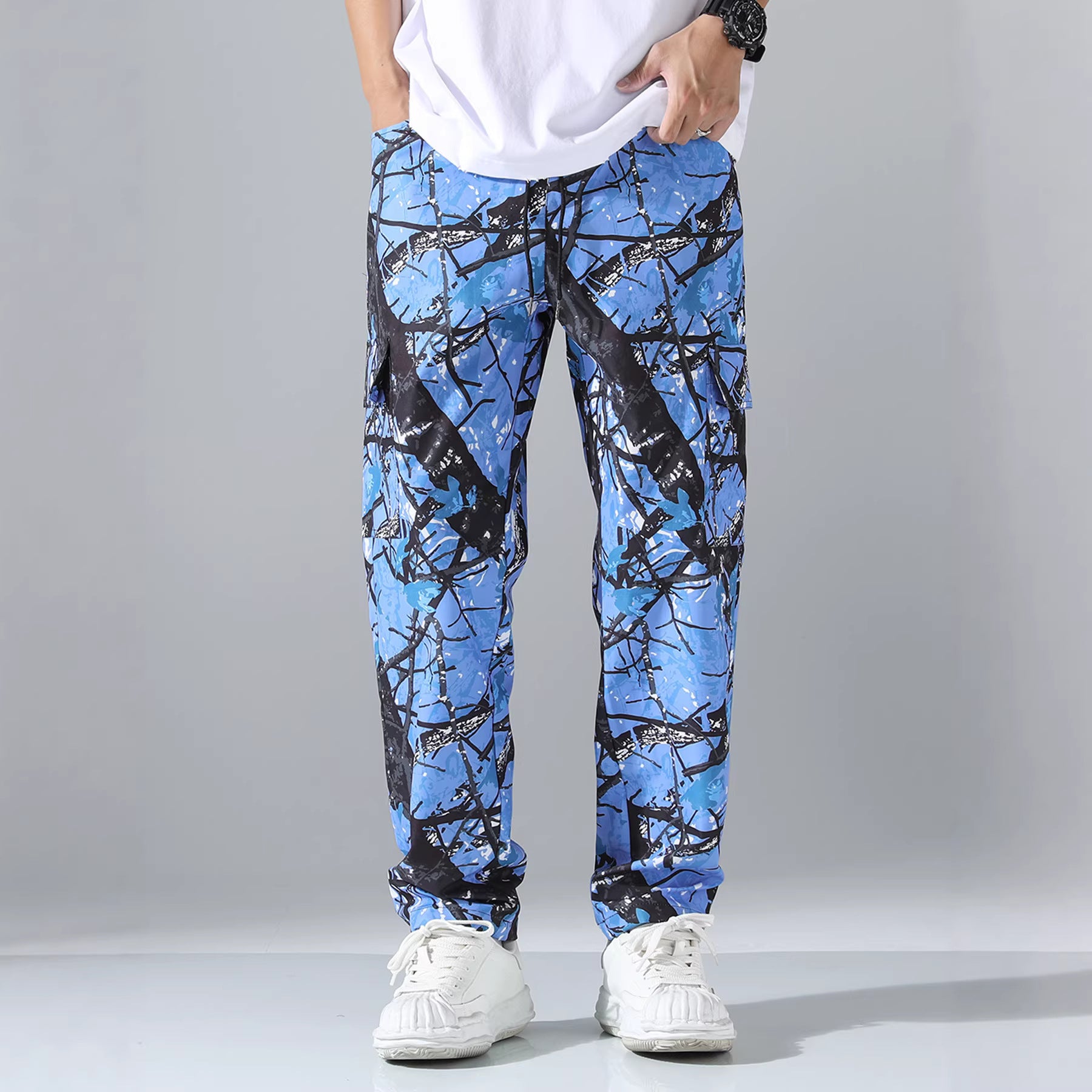 Men's Tapered Cargo Jogging Pants with Multi-Pockets, Drawstring & Utility Details Chichicherry