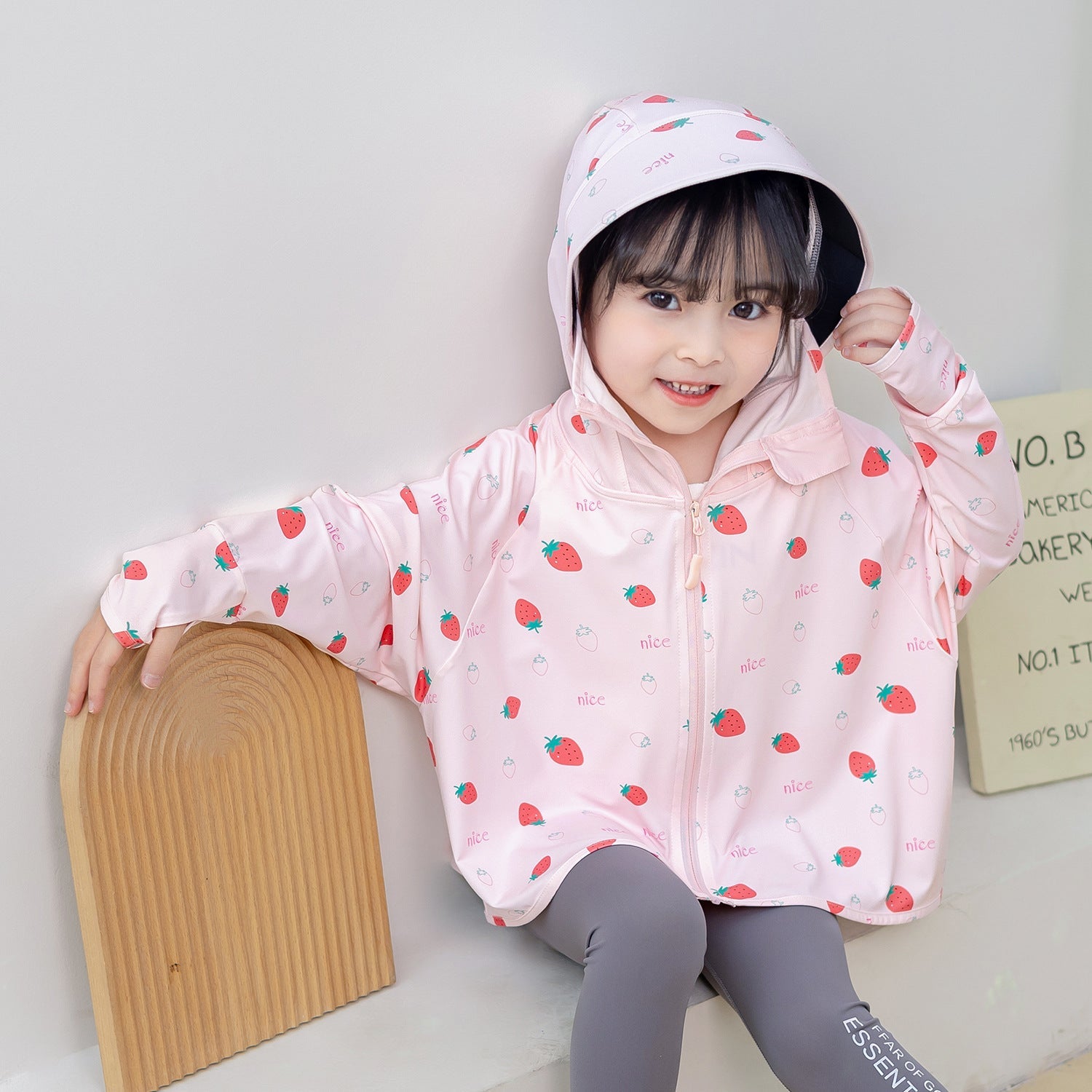 Women's Breathable Sports Jacket with Light UV Protection Chichicherry