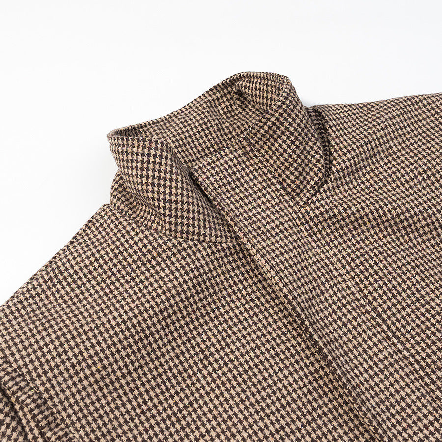 Women's Short Oversized Transitional Jacket in Houndstooth Pattern with Stand-Up Collar and Elastic Hem Chichicherry