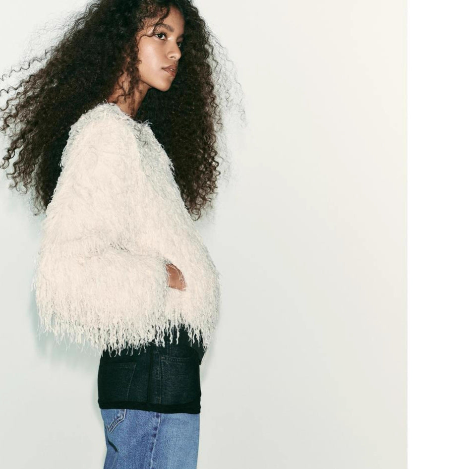 Women Fluffy Fringe Sweater in Boxy Cut Chichicherry