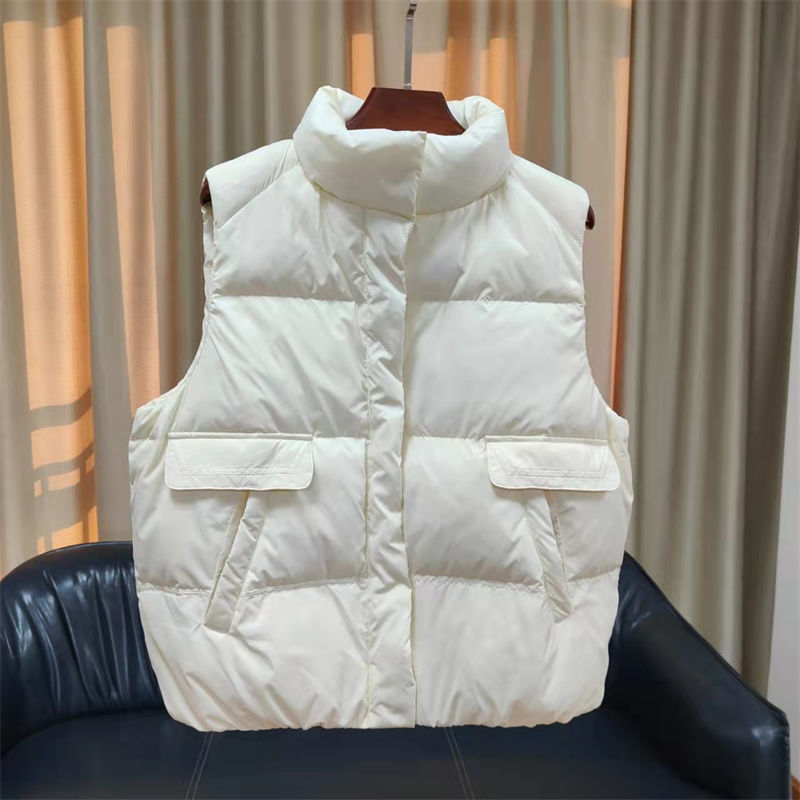 Women's quilted thermal vest with high stand-up collar and patch flap pockets Chichicherry