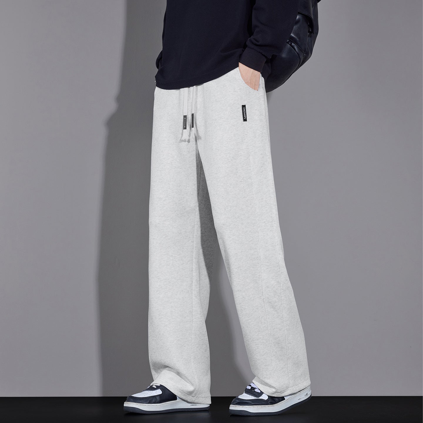 Men's relaxed-fit sweatpants with drawstring and straight leg Chichicherry
