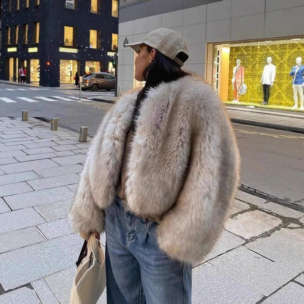 Women's short jacket made of luxurious high-pile faux fur with a boxy silhouette and voluminous sleeves Chichicherry
