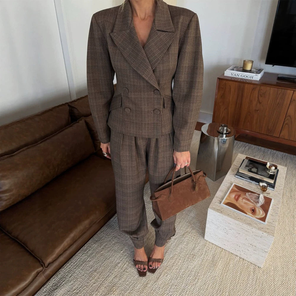Women Tailored two-piece blazer and pant suit in Glencheck pattern Chichicherry
