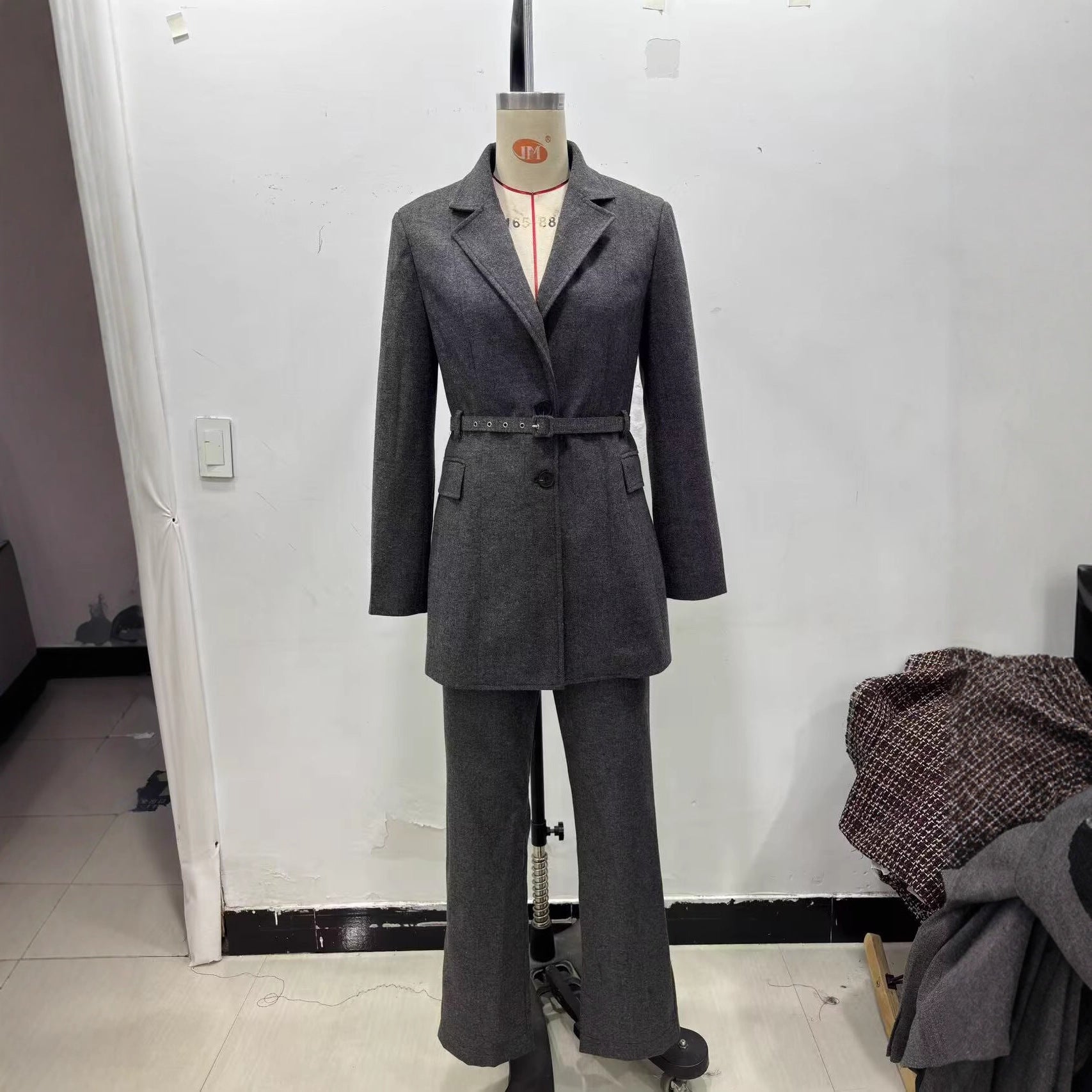 Women Straight Cut Suit Trousers with High Waist and Crease Chichicherry