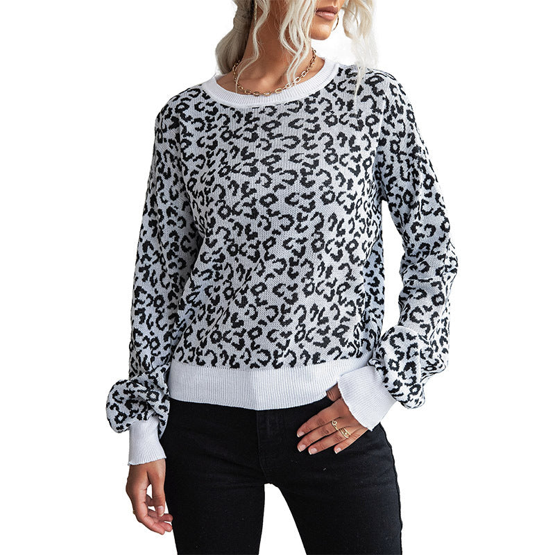 Women's light structured knitted sweater with leopard jacquard and ribbed round neckline Chichicherry