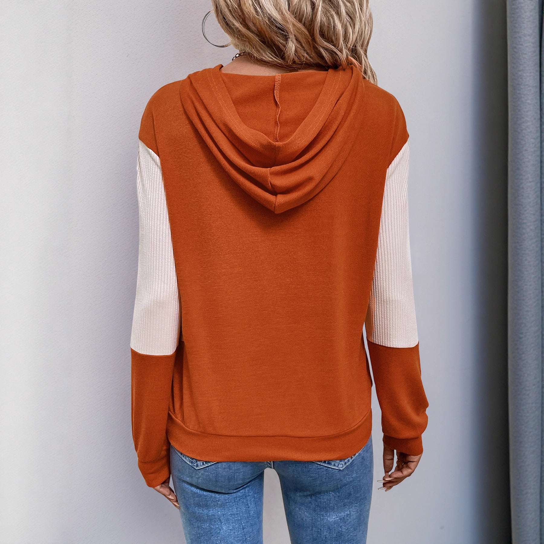 Women's Casual Hoodie with V-neck, Contrast Sleeves and Ribbed Cuffs Chichicherry