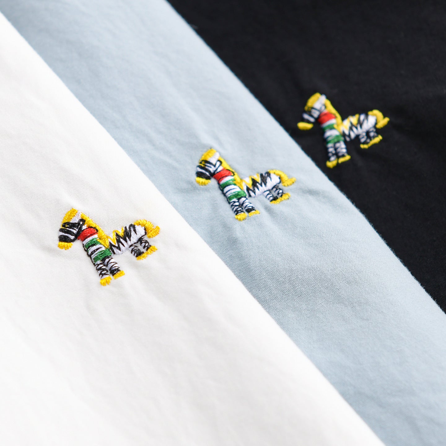 Men's Classic Cotton Oxford Shirt in Relaxed Fit with Fine Animal Embroidery Chichicherry