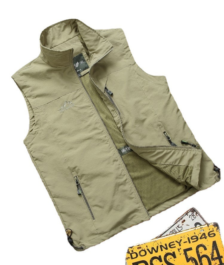 Men's utility outdoor vest with breathable mesh lining, zippered pockets, and adjustable hem Chichicherry