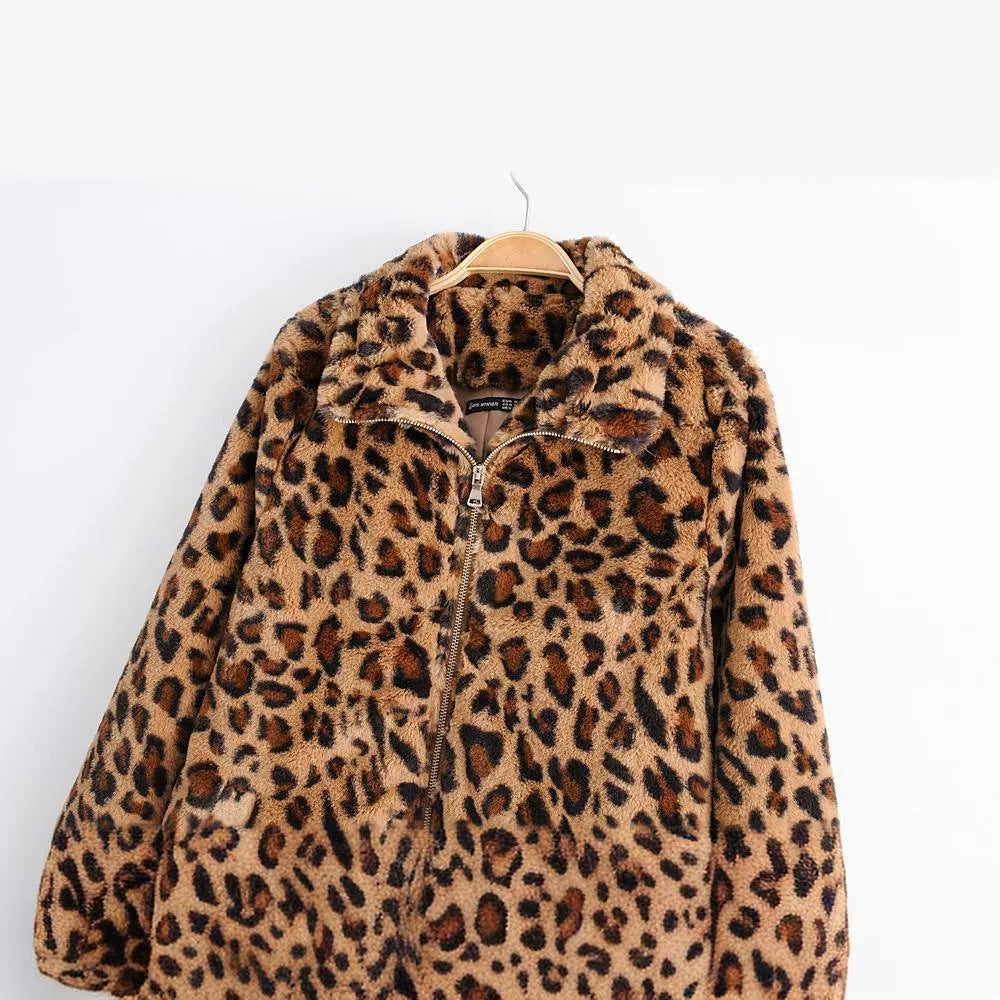 Women's faux fur jacket with leopard print, full zip and elastic hem Chichicherry