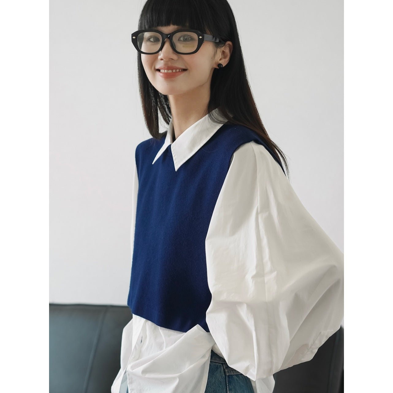 Women’s sleeveless knitted vest with boxy-wide silhouette and boat neck Chichicherry