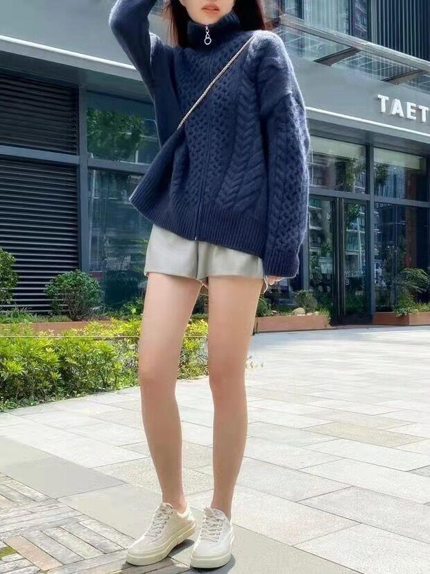 Women's cable knit cardigan with zipper and high ribbed collar Chichicherry