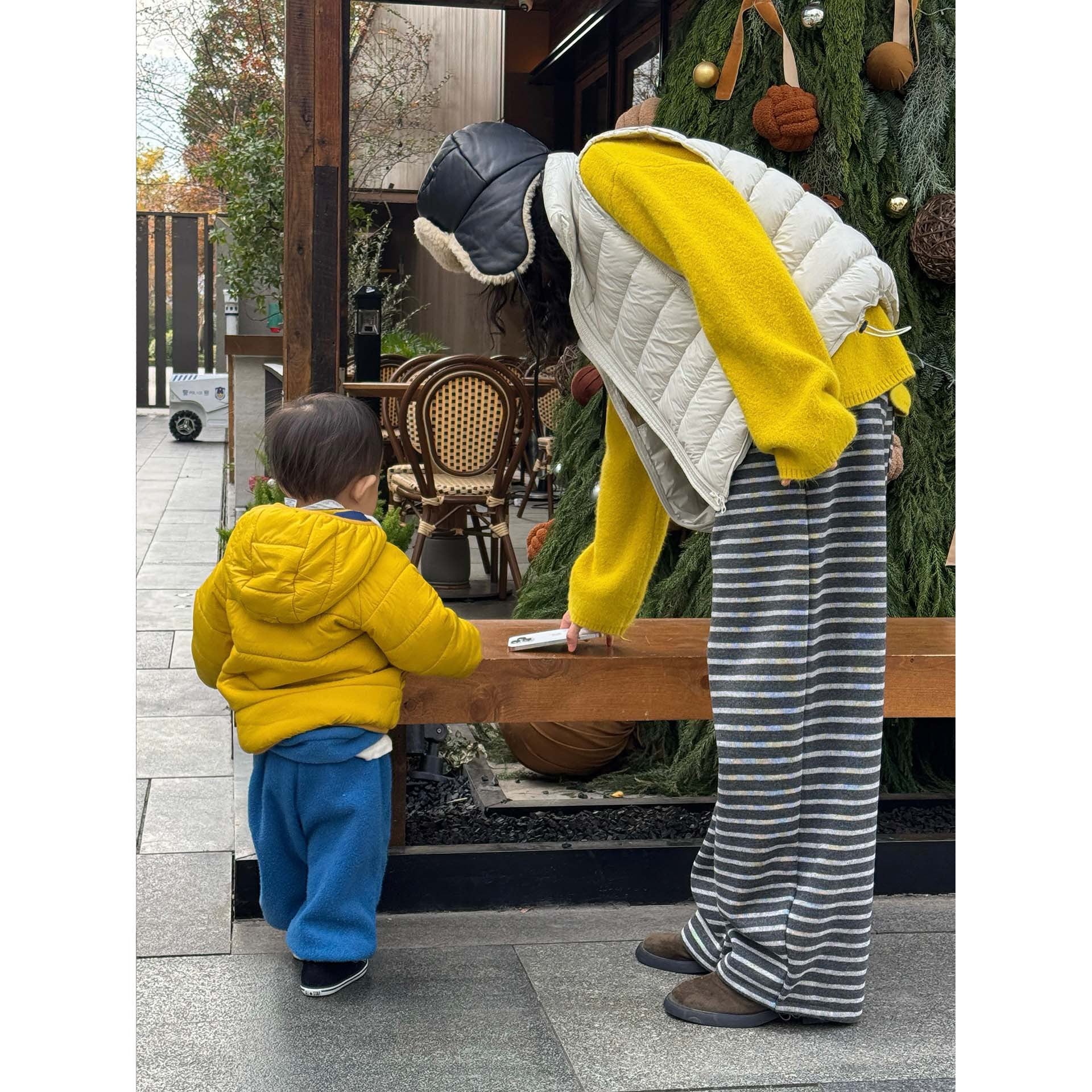 Women's Oversize Parka with Hood, Drawstring and Double Closure Chichicherry