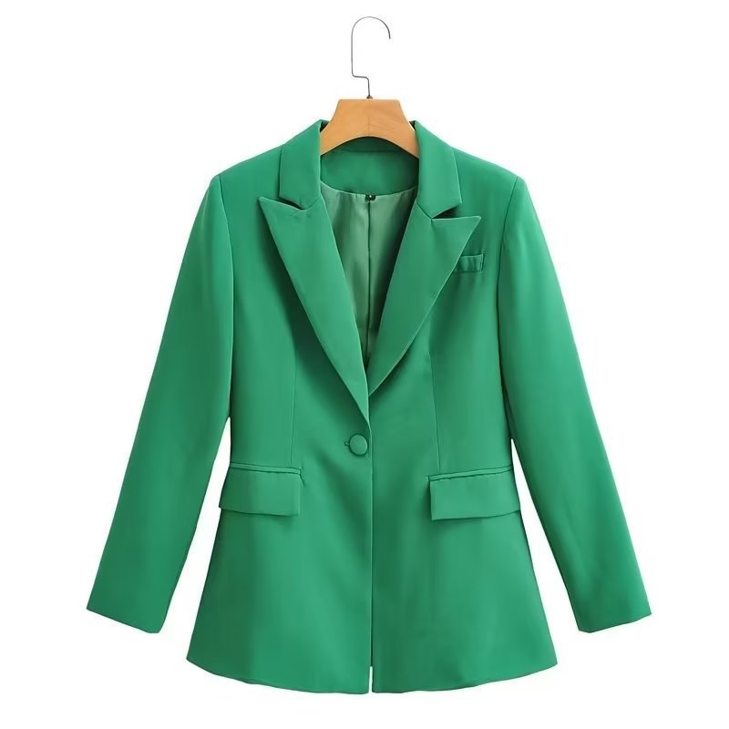 Ladies figure-flattering single-button blazer in a modern oversized cut with notched lapels and patch pockets Chichicherry