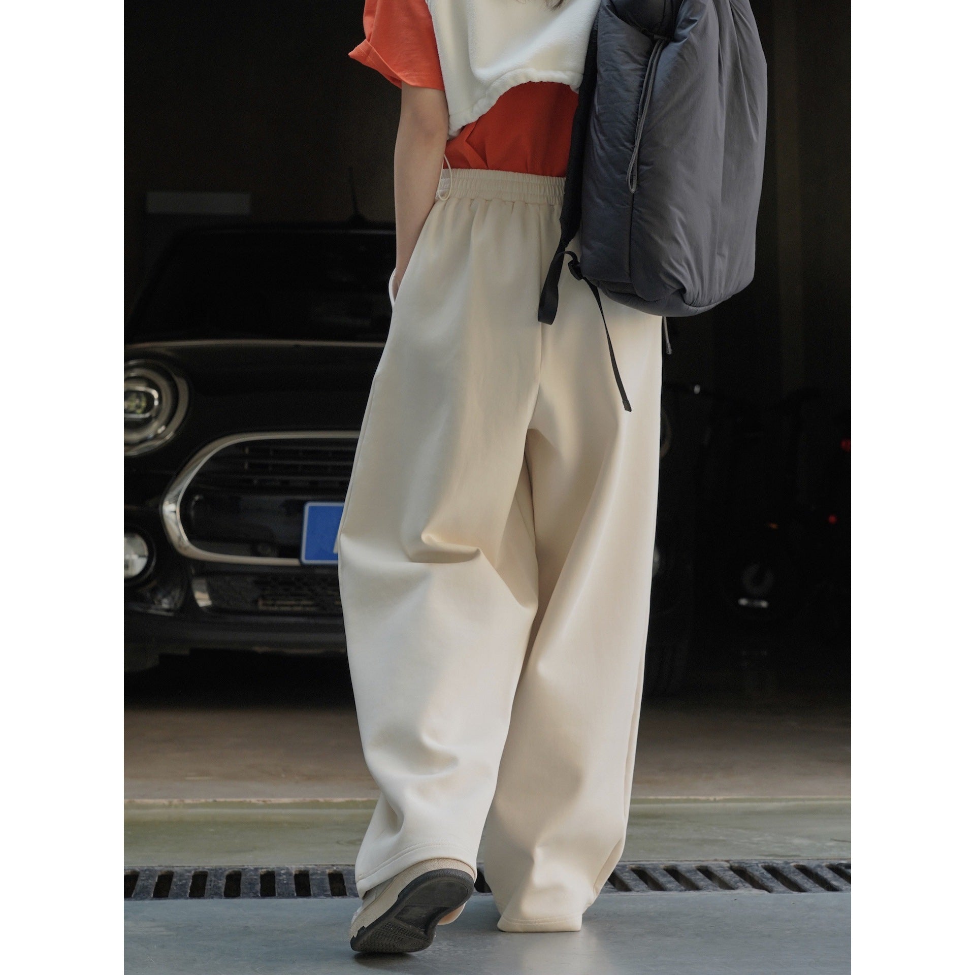 Women Wide High-Waist Lounge Palazzo Sweatpants with Elastic Waistband and Side Pockets Chichicherry
