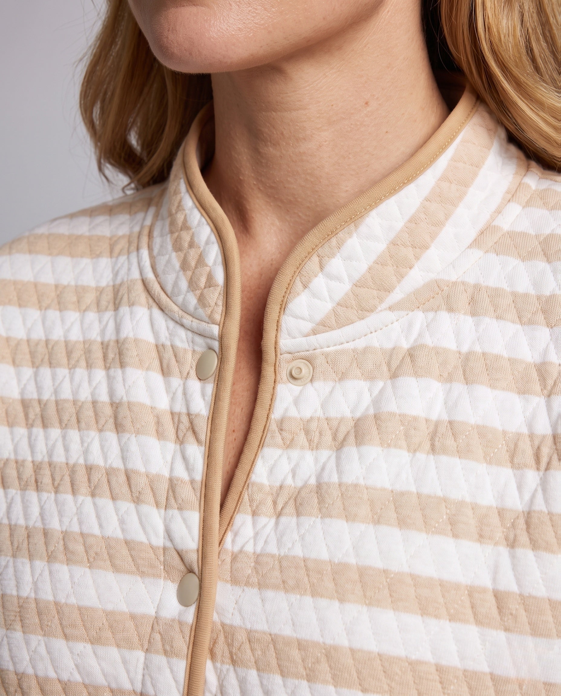 Product 10998318235994 - close_up_detail