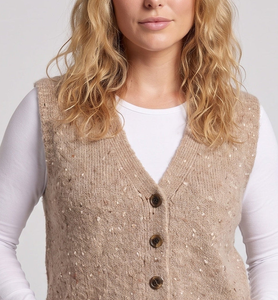 Women’s knit vest with V-neckline, bouclé texture and wooden button placket Chichicherry