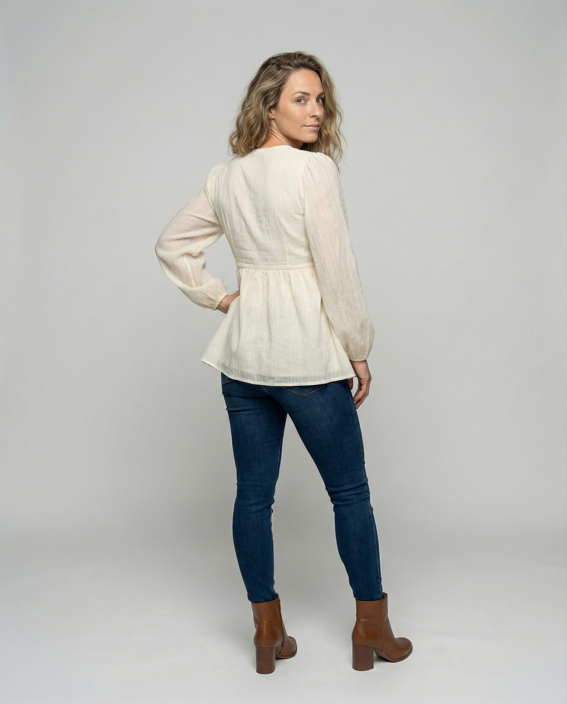 Product 15564330467658 - back_view