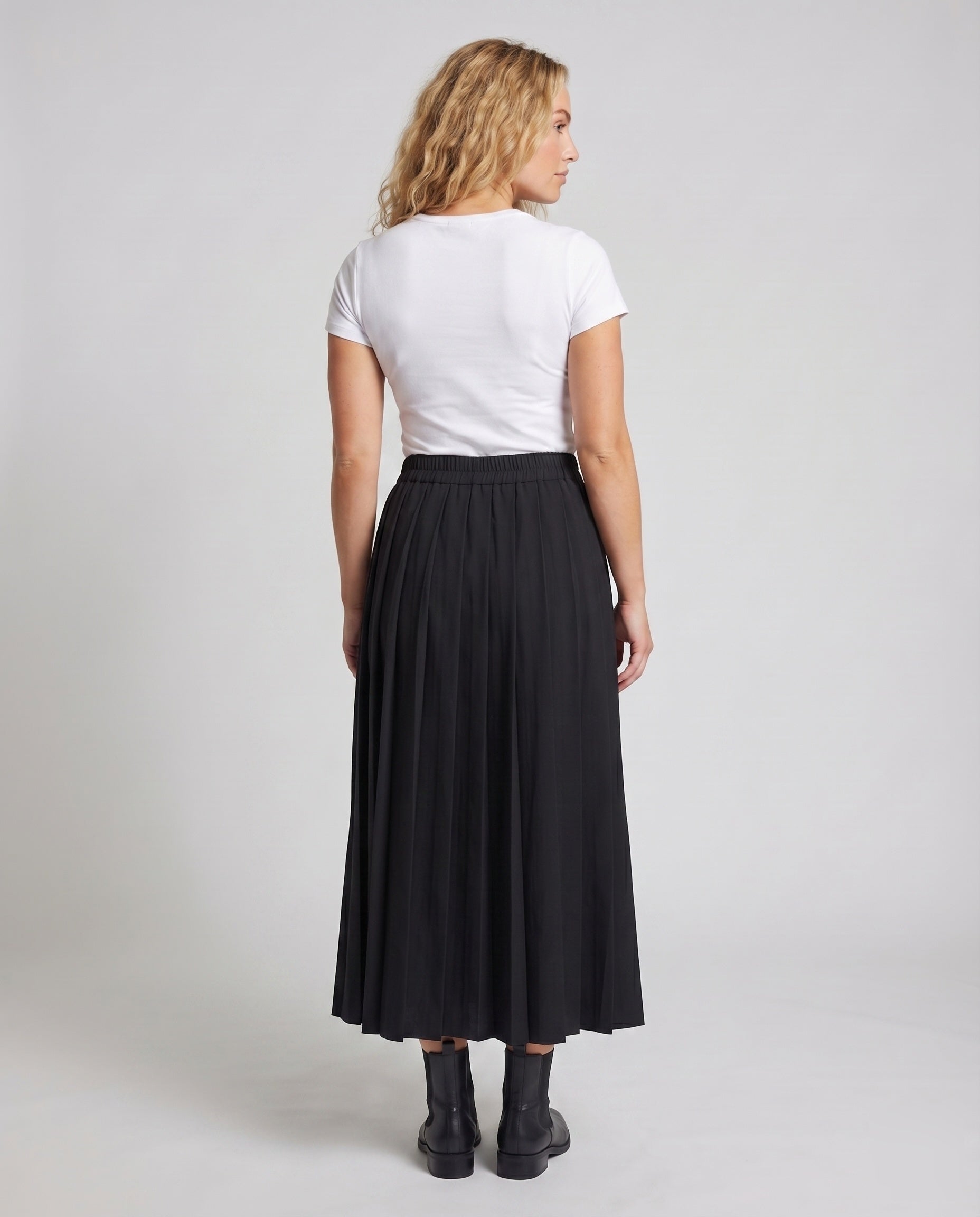 Product 15586956837194 - back_view