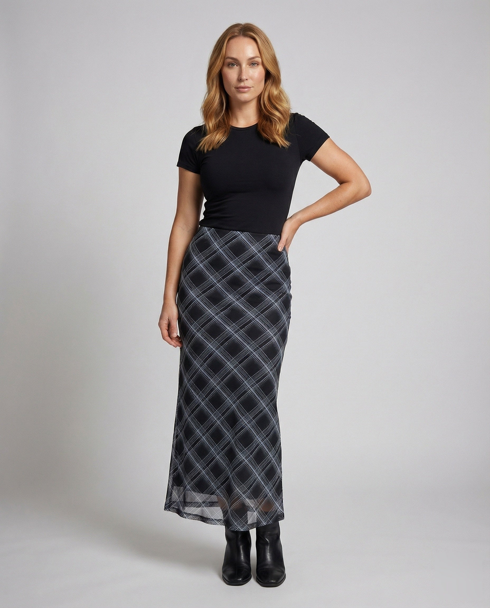 Product 15587047473482 - full_body_front