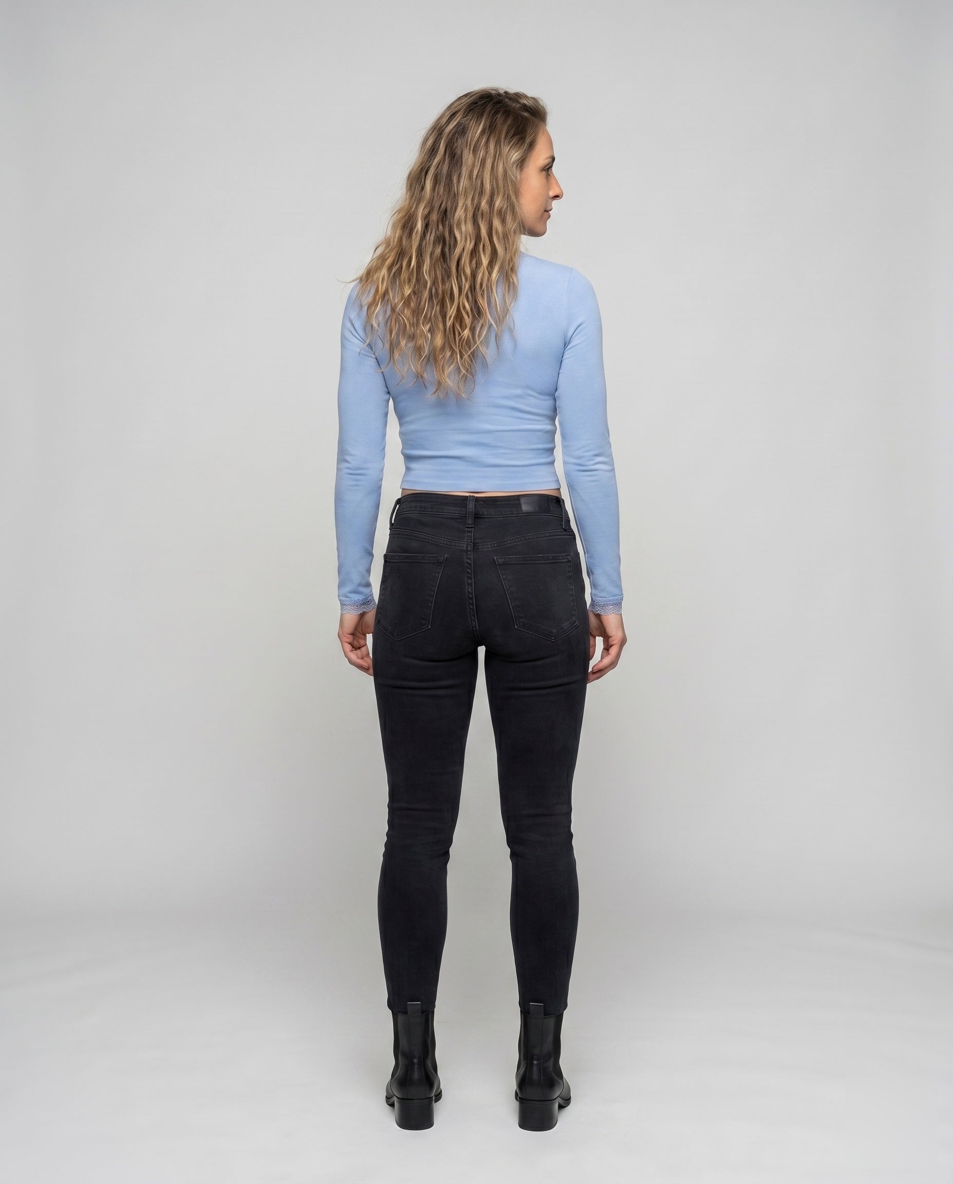 Product 15606920970570 - back_view