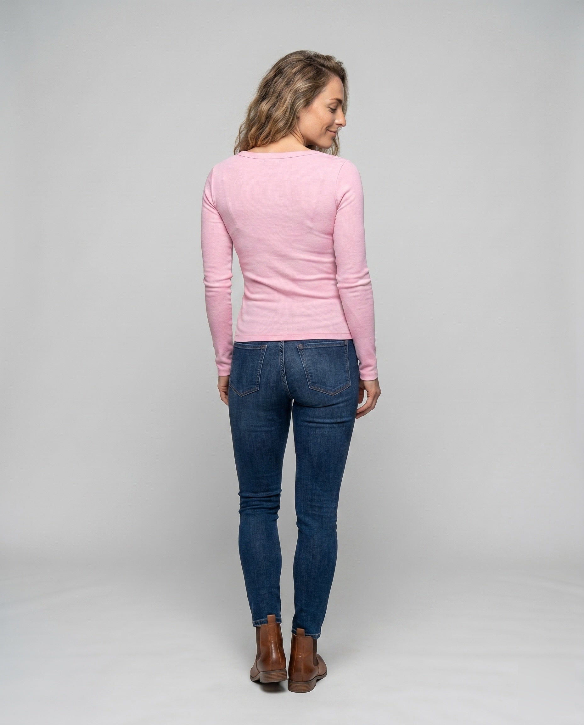 Product 15606921101642 - back_view