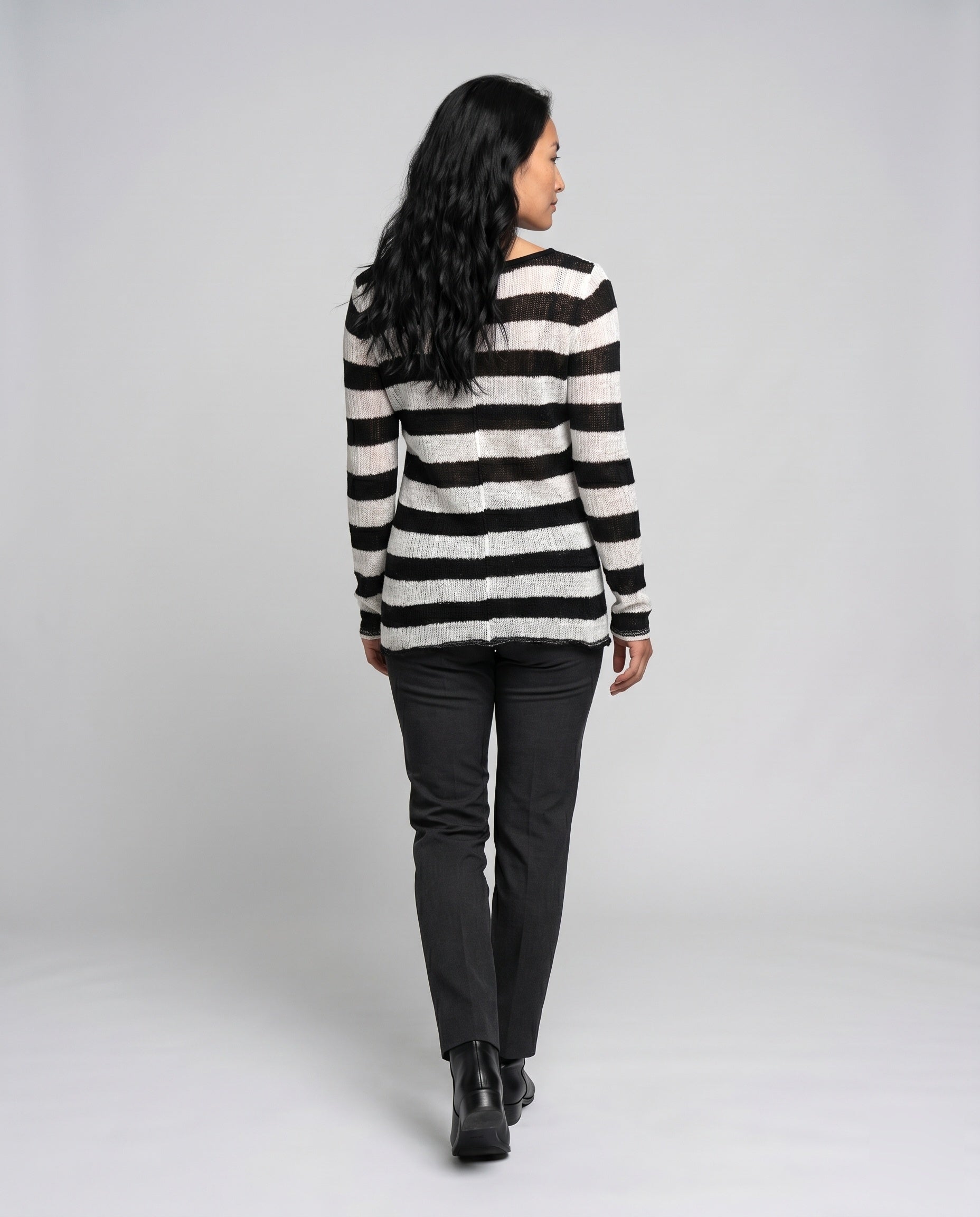 Product 15606953738570 - back_view