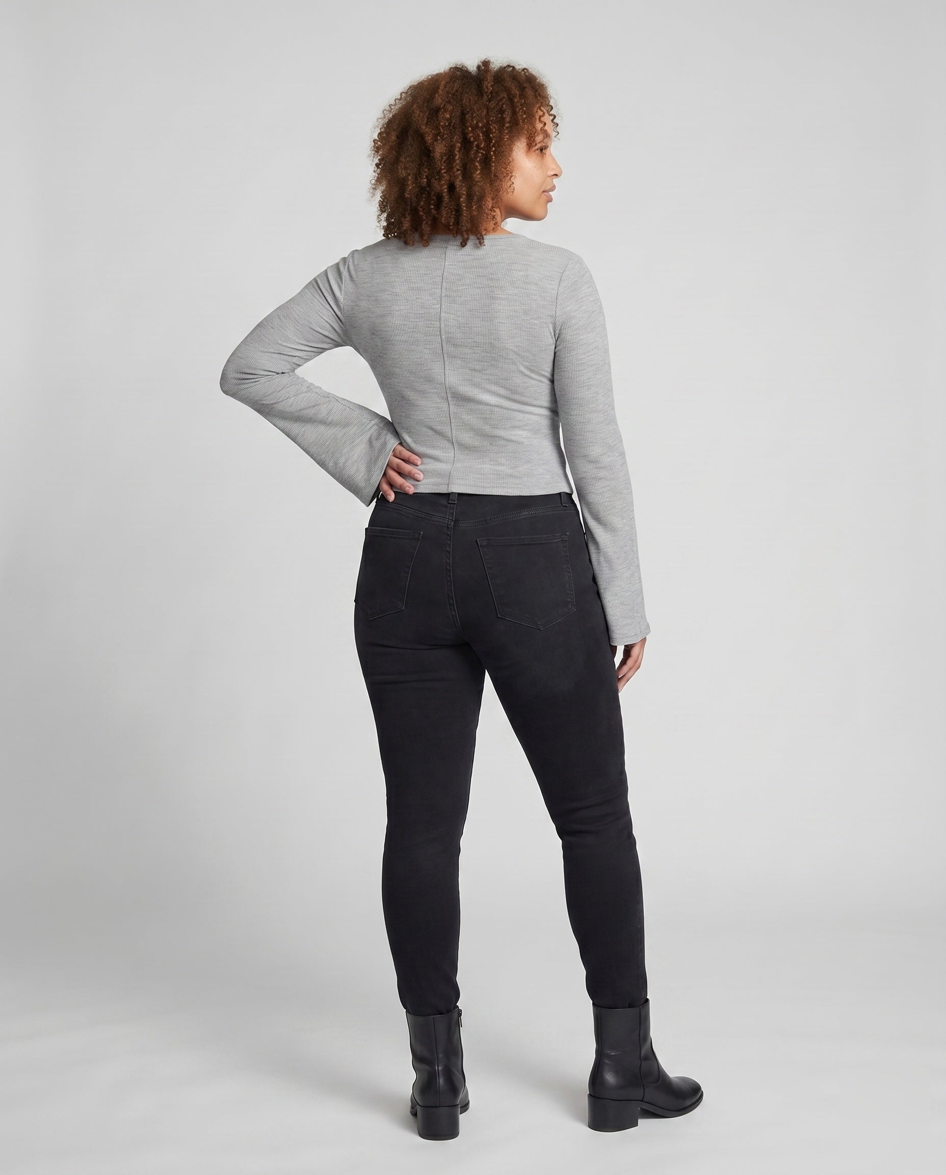 Product 15606955704650 - back_view